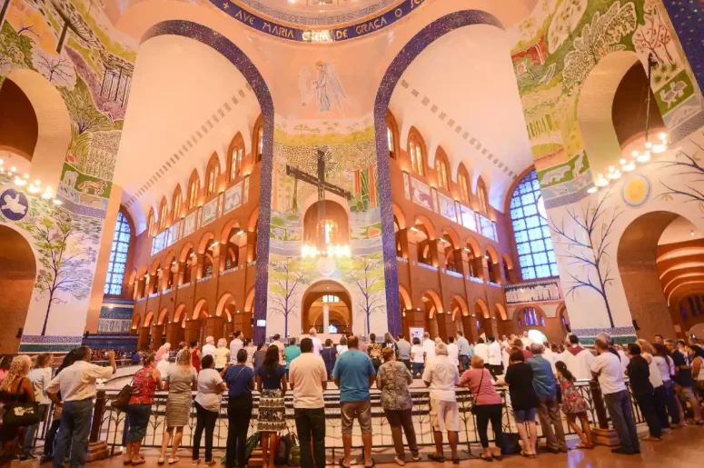 interior-do-santuario-nacional-aparecida-do-norte